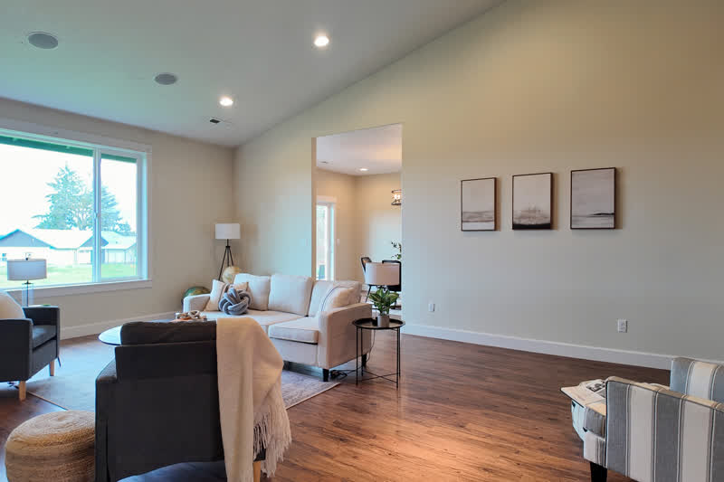 Hilltop Estate real estate photography &mdash; Living room, Lewis County, WA