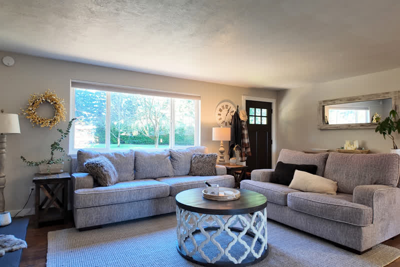 Chehalis Country Home real estate photography &mdash; Living room, Chehalis, WA