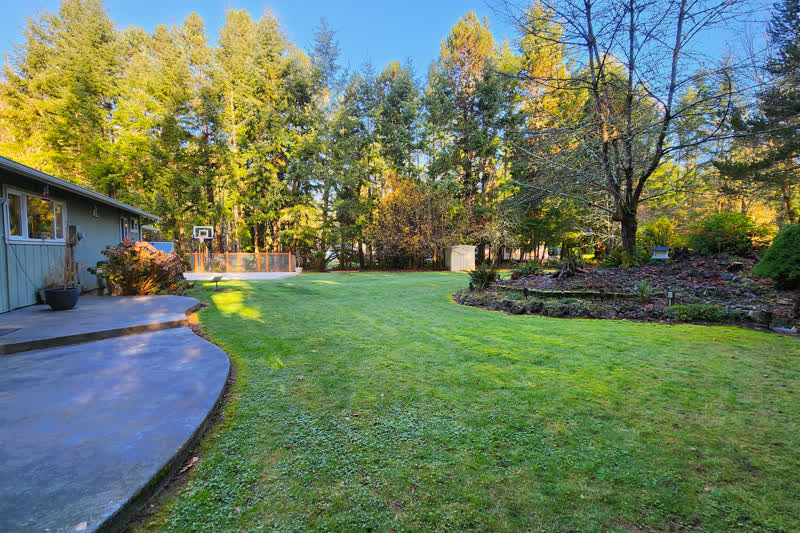 Chehalis Country Home real estate photography &mdash; Backyard grounds, Chehalis, WA