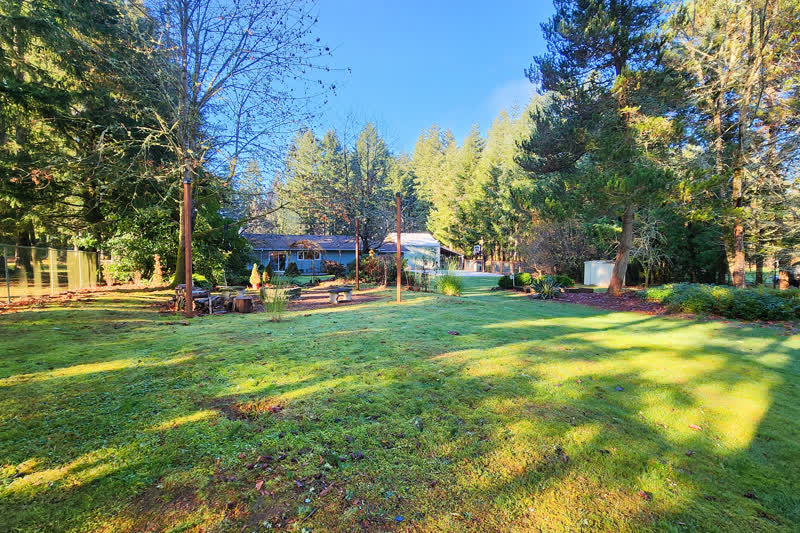 Chehalis Country Home real estate photography &mdash; Expansive lawn, Chehalis, WA