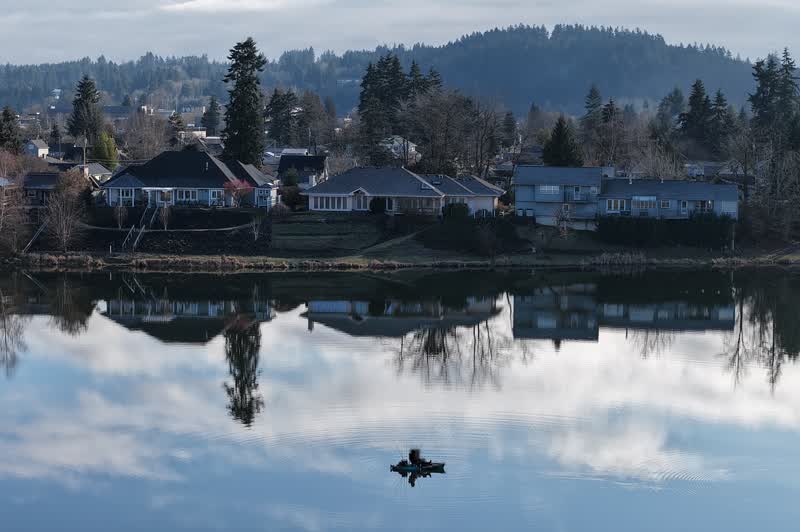 Lakeshore Home real estate photography &mdash; Lakeside reflections, Centralia, WA