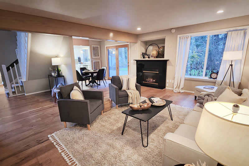 Northridge Two-Story real estate photography &mdash; Family room, Centralia, WA